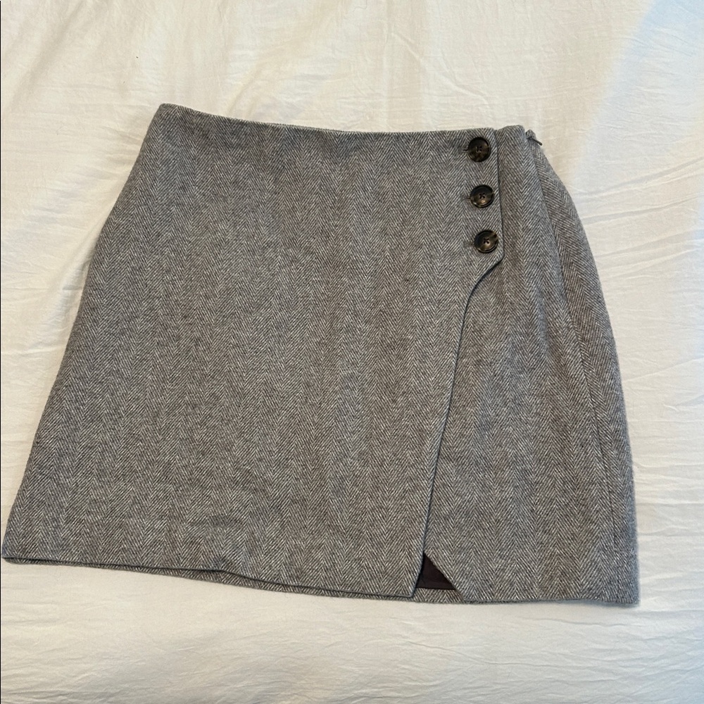 Banana Republic Gray Herringbone Faux Wrap Skirt with Button Detail
